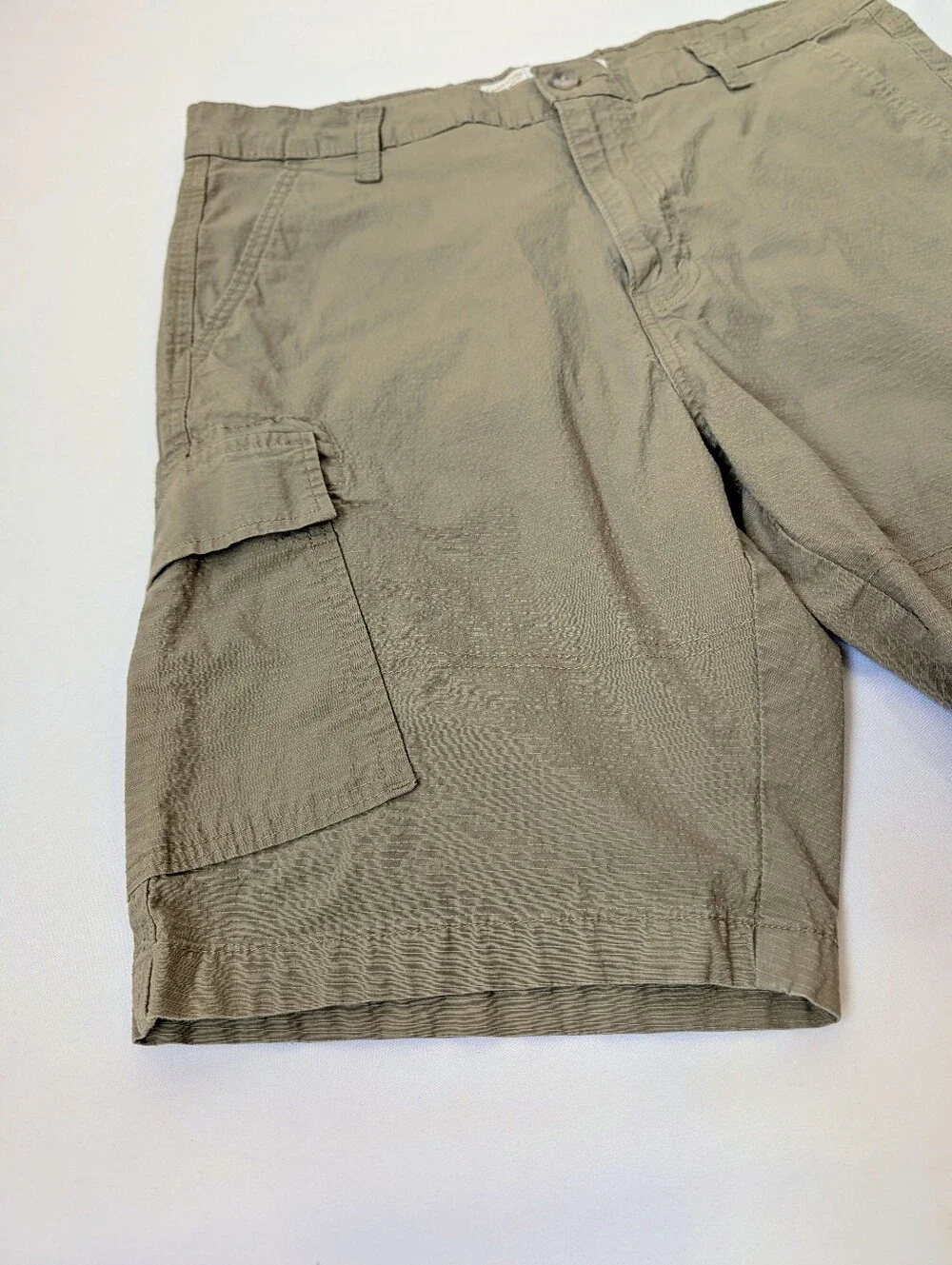 Signature by Levi Strauss Khaki Cargo Shorts Men's Size 34 Comfy Stretch Casual